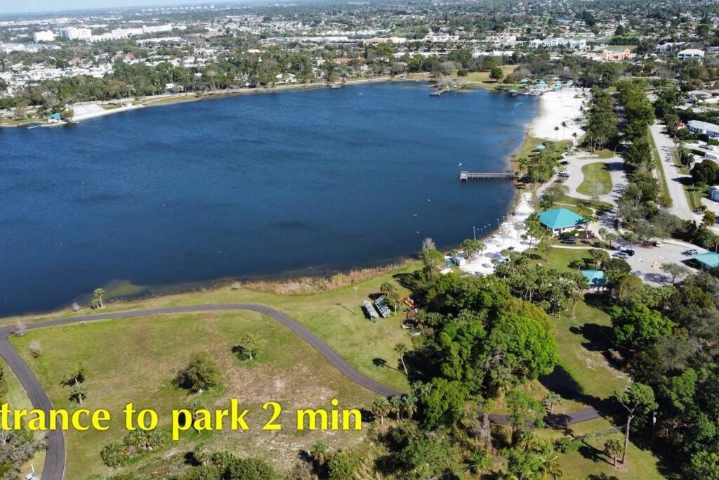 Black Vanilla - Stylish Symphony 3Miles Downtown North North Naples Exteriér fotografie